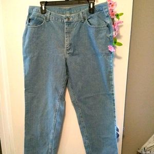 NEW CHIC PETITE RELAXED JEANS